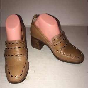 Kelsi Dagger Brooklyn Tan Leather Gold Studded Loafers Heels Sz 6.5
